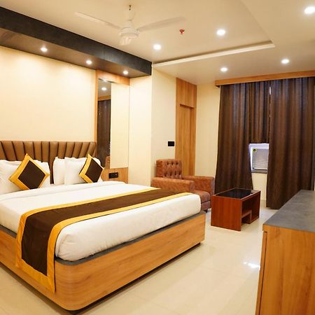 The Marutinandan Grand Hotel Deoghar Bagian luar foto