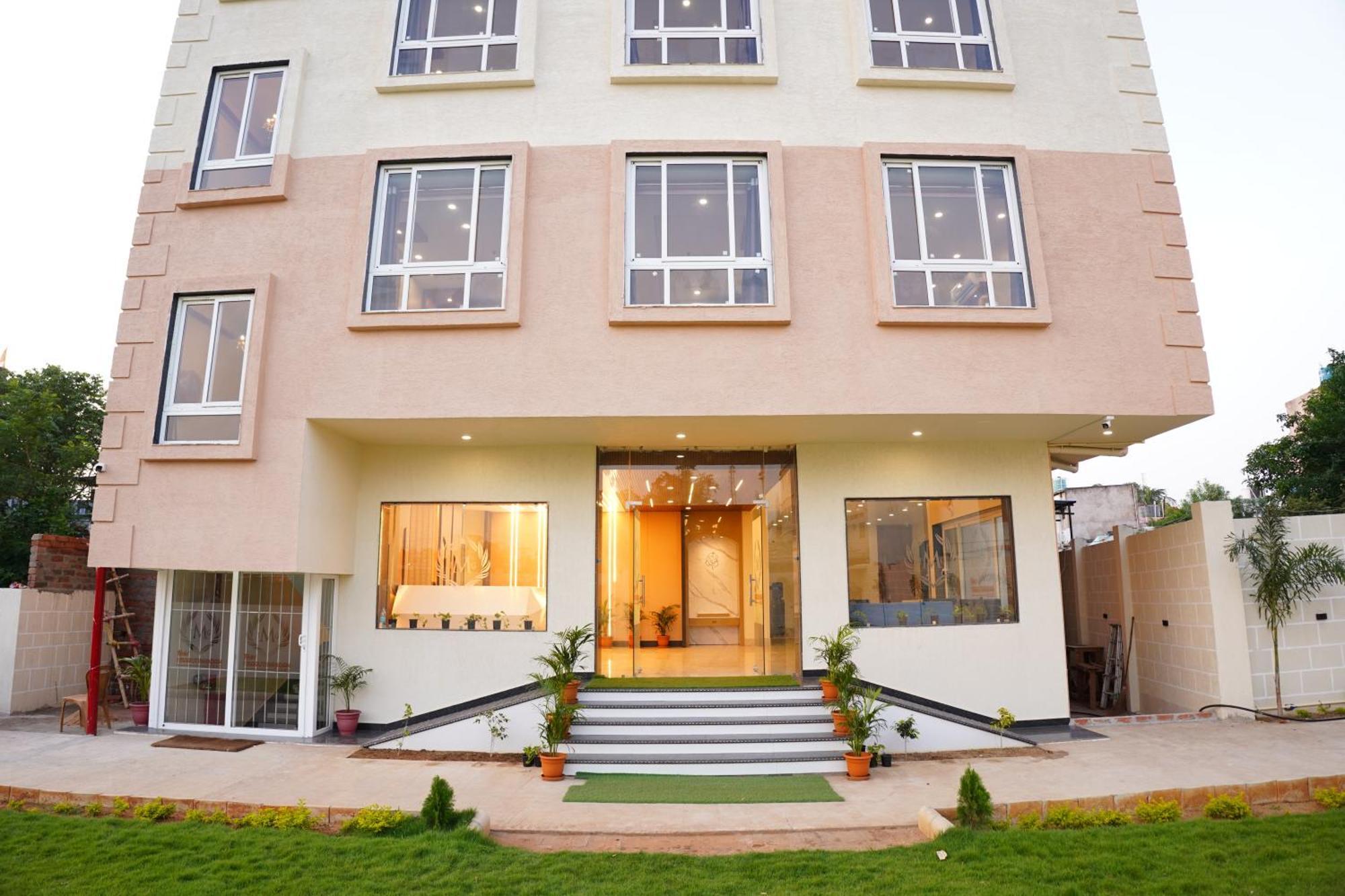 The Marutinandan Grand Hotel Deoghar Bagian luar foto